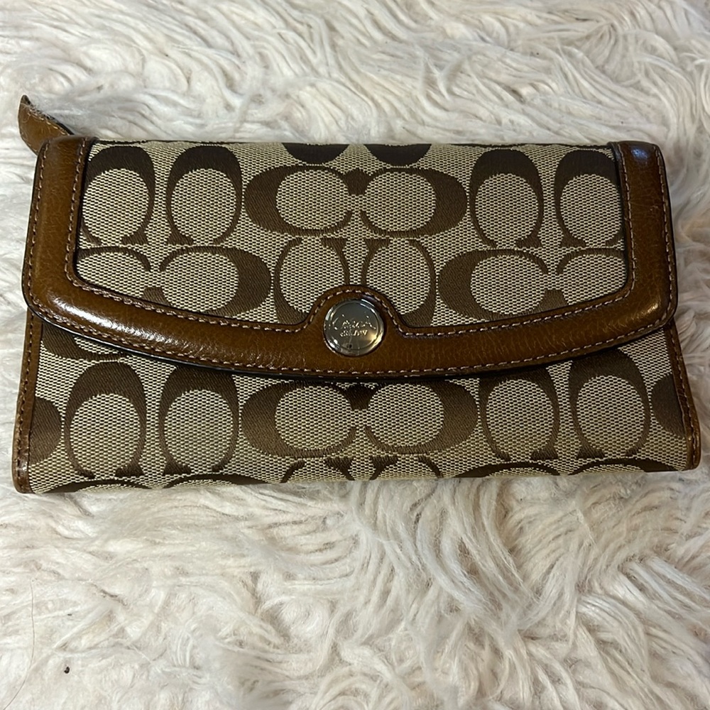 Coach Zipper Wallet